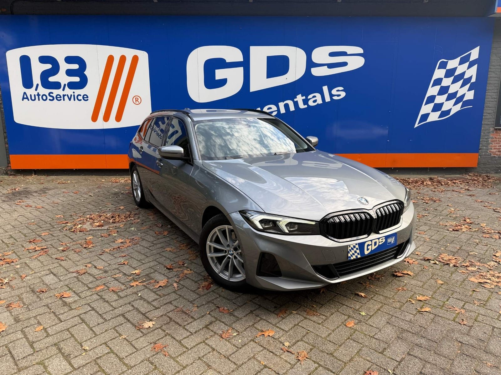 BMW 318i, foto 2
