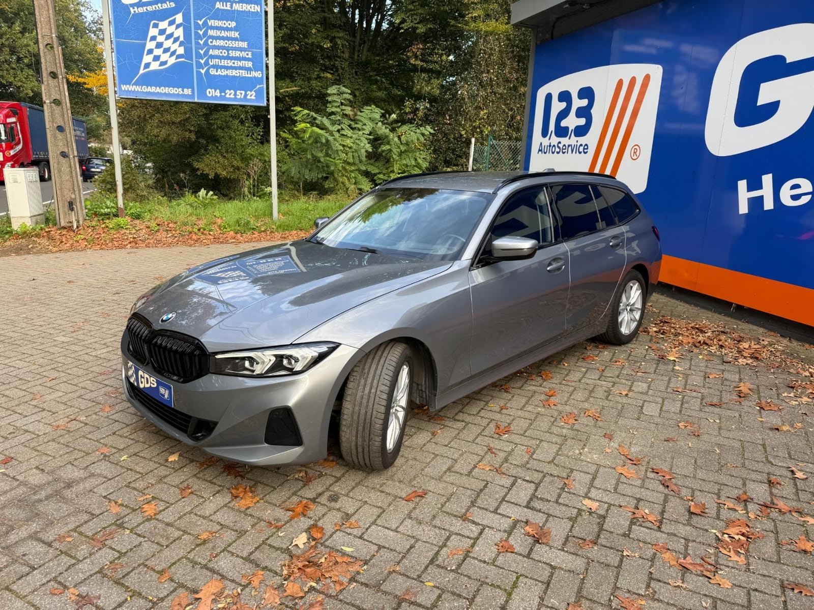 BMW 318i, foto 5