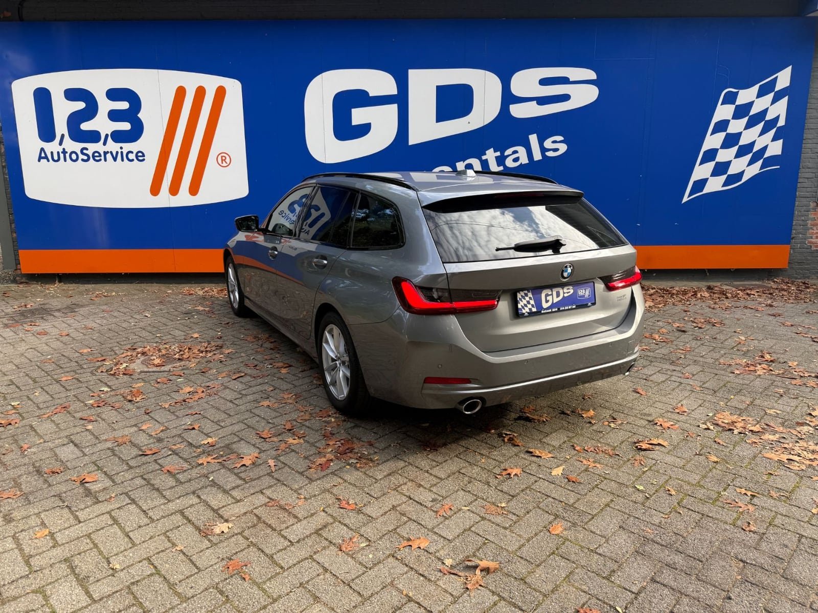 BMW 318i, foto 7