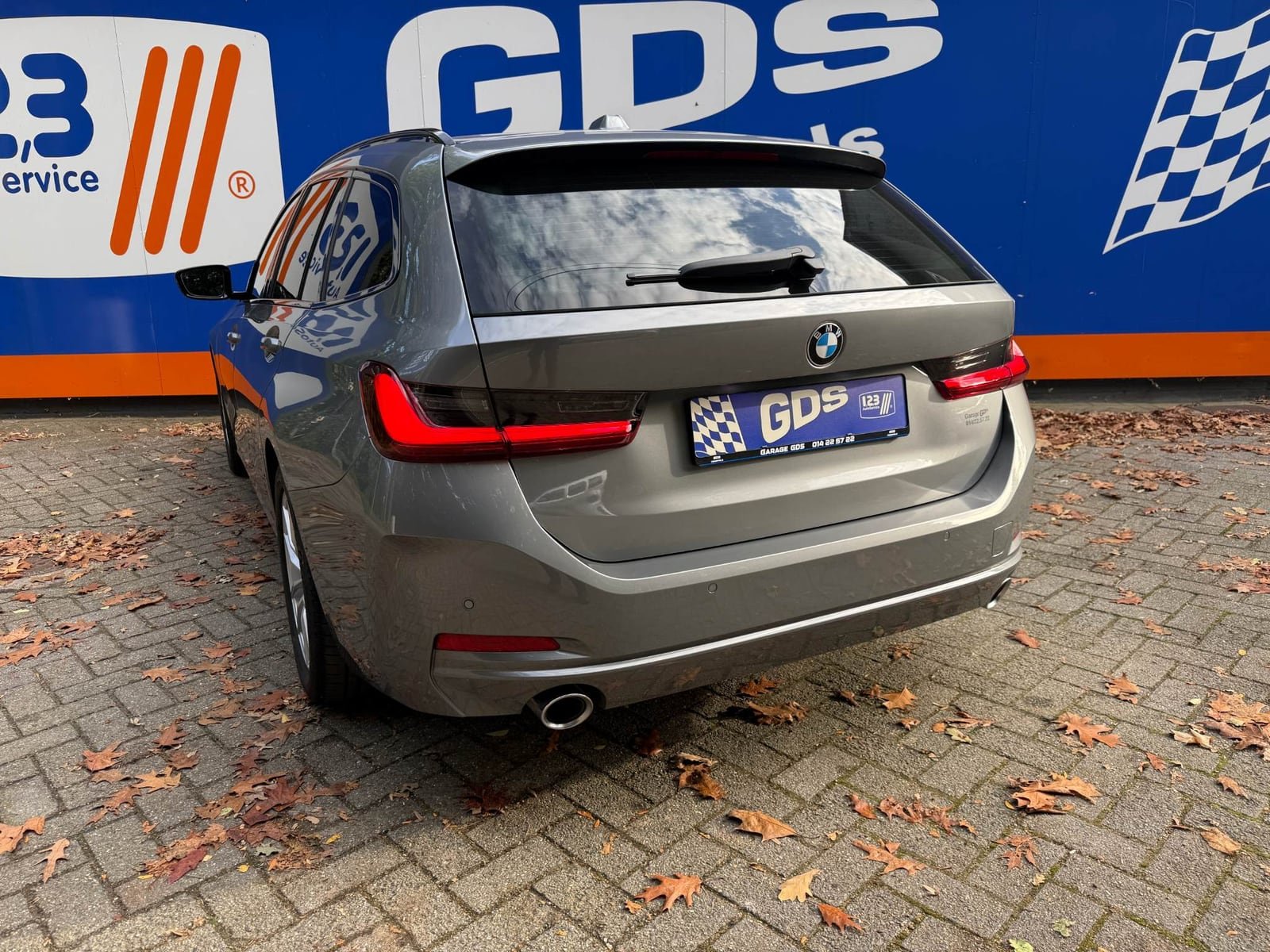 BMW 318i, foto 8