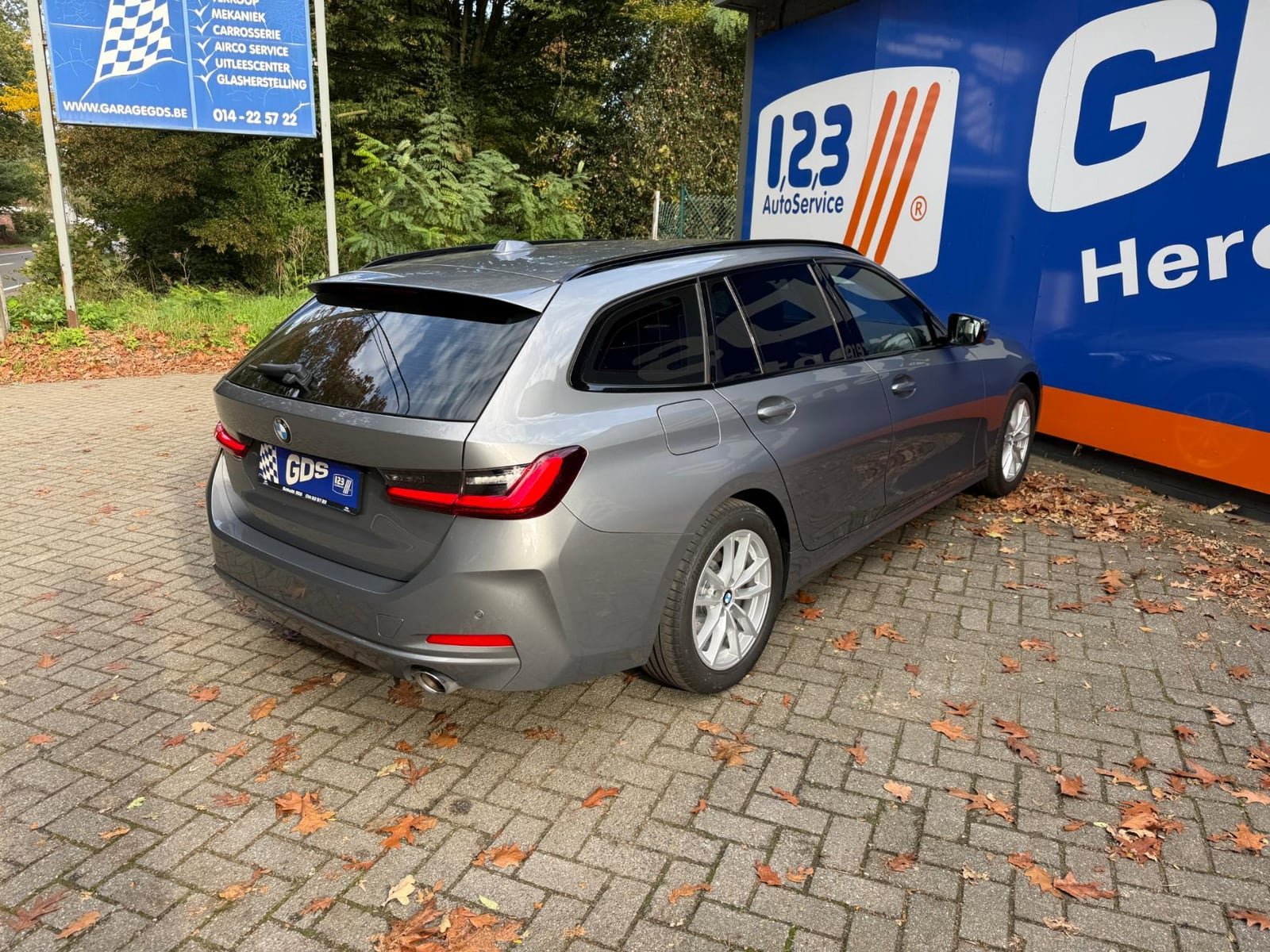 BMW 318i, foto 10